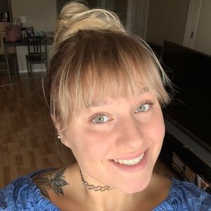 Meet your Posher, Emma